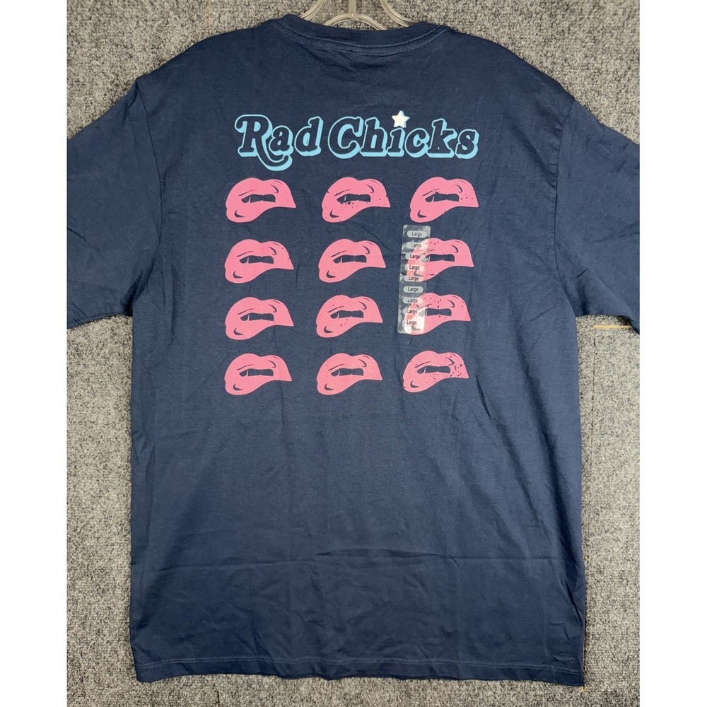 NWT Old Row Men's L Rad Chicks Lips Logo Pocket T-Shirt WROW3020 Navy Blue